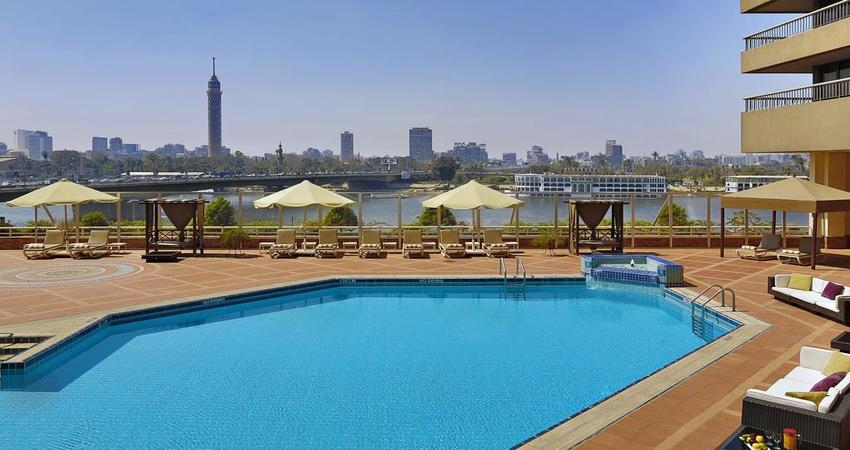فندق رمسيس هيلتون القاهرة  - حمام السباحة