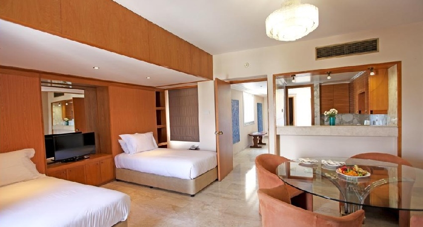 فندق بوزيدونيا بيتش قبرص - الغرفه