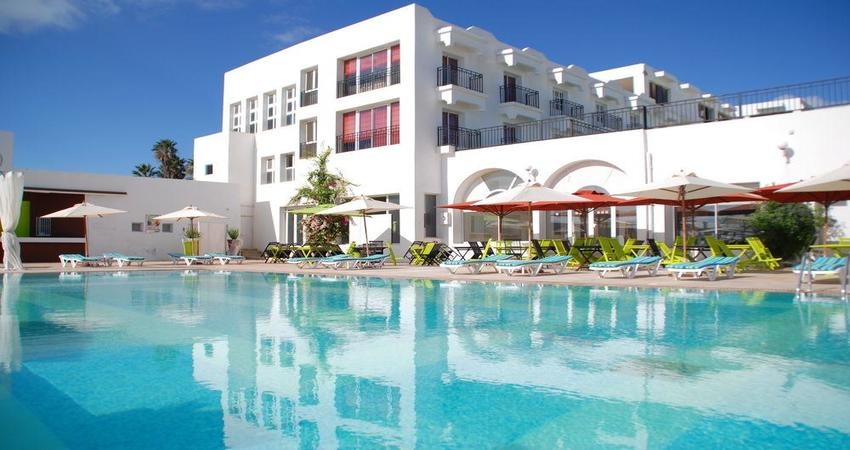 فندق لابلايا تونس- حمام السباحة بالفندق