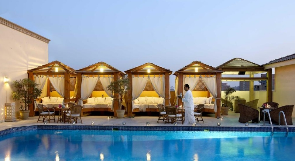 فندق بارسيلو القاهرة- حمام السباحه