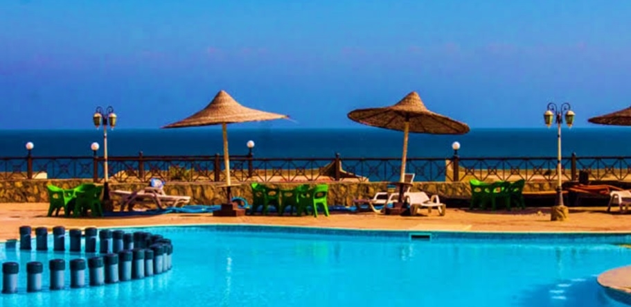 فندق بورتو الجبل العين السخنة  - حمام السباحة 