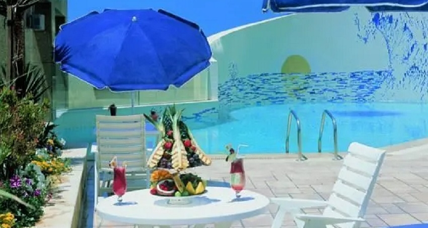 فندق رمادا بلازا بيروت - حمام السباحه