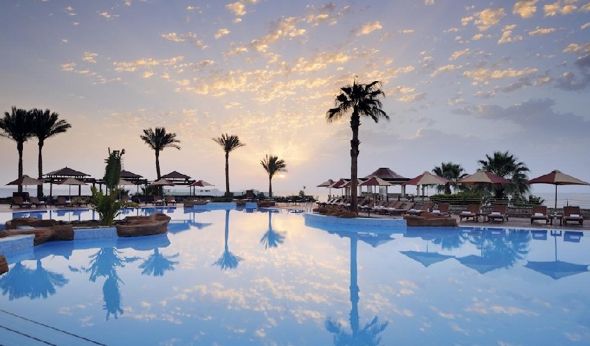 فندق رينيسانس شرم الشيخ - حمام السباحه