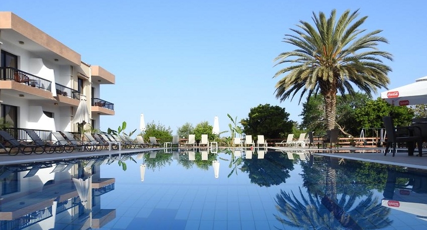 آنا للشقق الفندقية قبرص بافوس - حمام السباحه