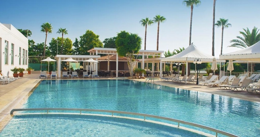 فندق اجاكس قبرص - حمام السباحه