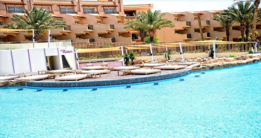 فندق بيراميزا سهل حشيش - حمام السباحة