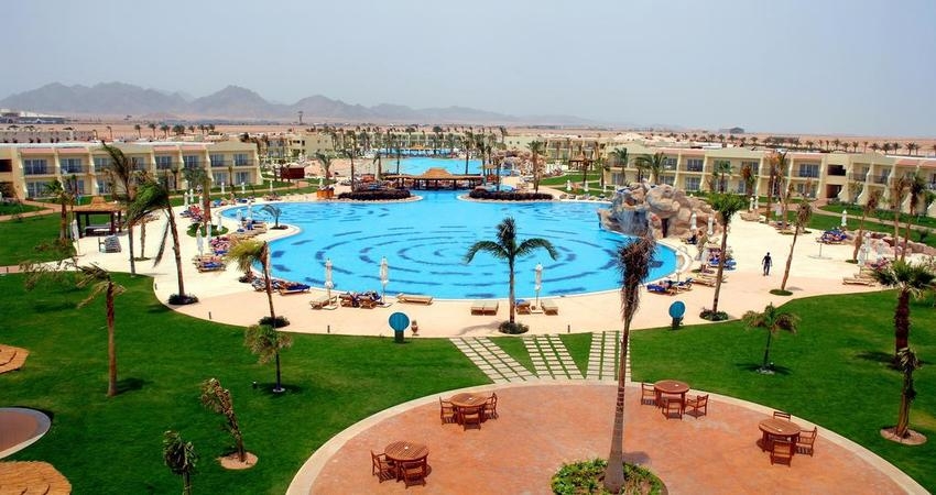 فندق هيلتون شاركس باى شرم الشيخ - حمام السباحة