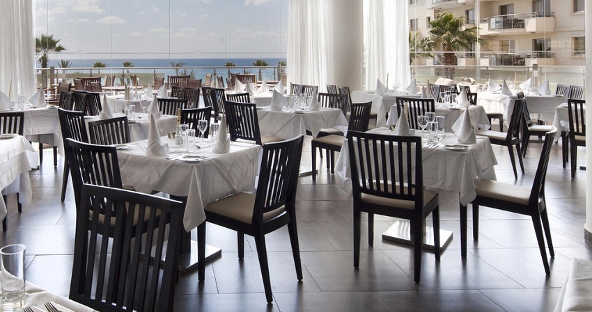 فندق كابيتال كوست قبرص - المطعم